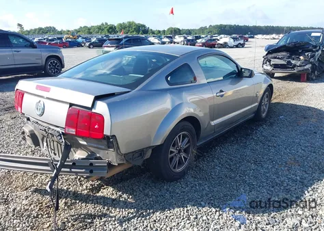 2009 Ford Mustang V6/V6 Premium z USA, uszkodzony, nr VIN 1ZVHT80N495114004